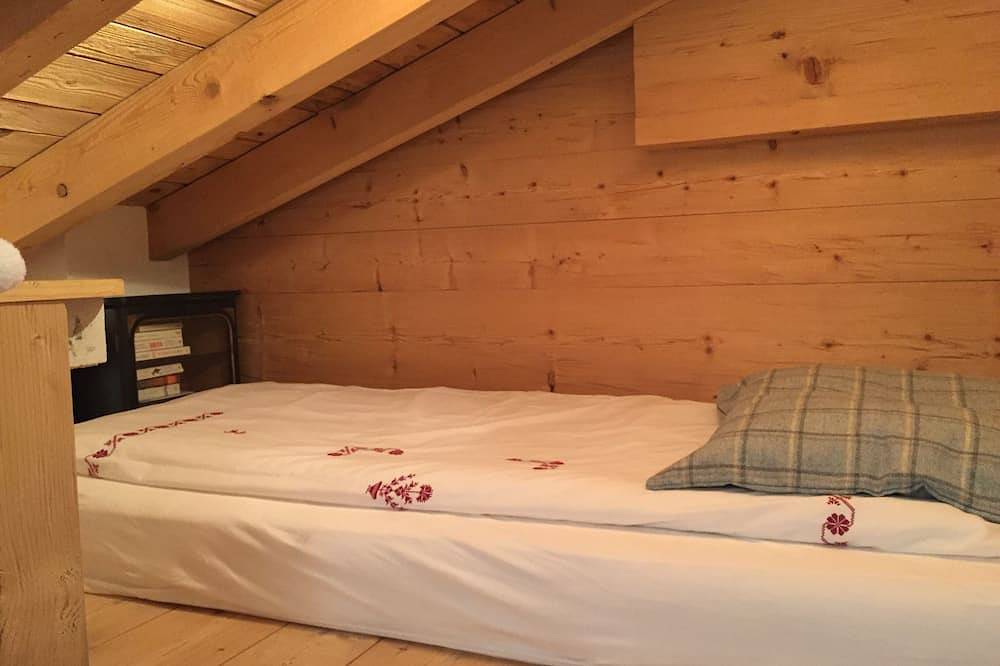 Entire apartment, Stunning Verbier 3 bedroomed in center sleeps 5-8 in Bagnes, Wallisian Alps