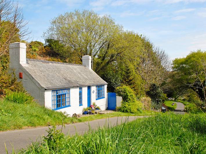Chalet for 4 people, with Garden in Wales