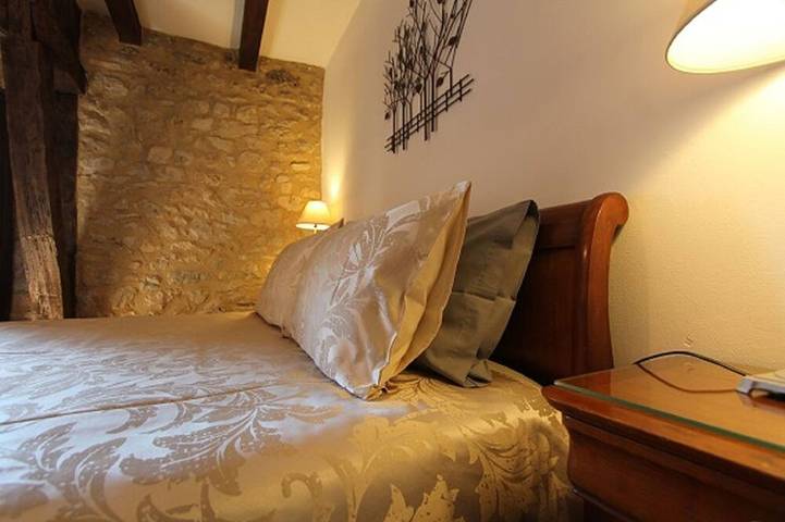 Gîte pour 4 personnes, avec Balcon ainsi que Jardin et Piscine à Puybrun