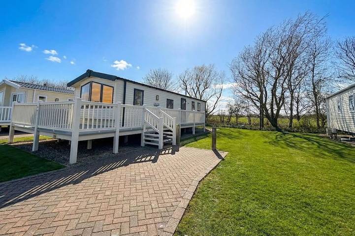 Chalet for 6 people, with terrace and pool, with pets in Mablethorpe