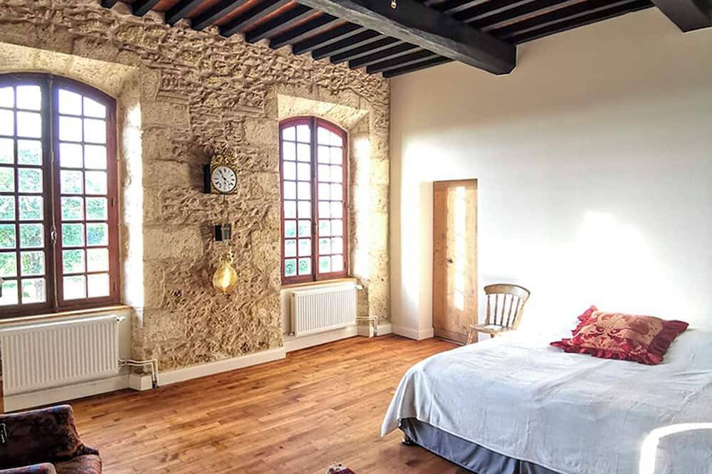 Former wine-château in the heart of Gascony, in Bas-Armagnac in Eauze, Gers
