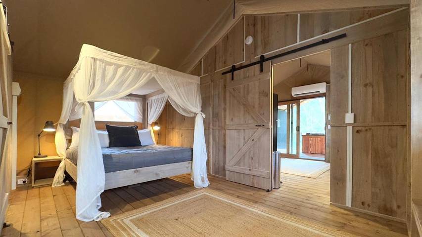 Bungalow für 6 Personen, mit Ausblick und Pool sowie Garten, mit Haustier in Victoria