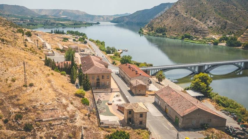 Location de vacances pour 2 personnes, avec piscine à Mequinenza - 2