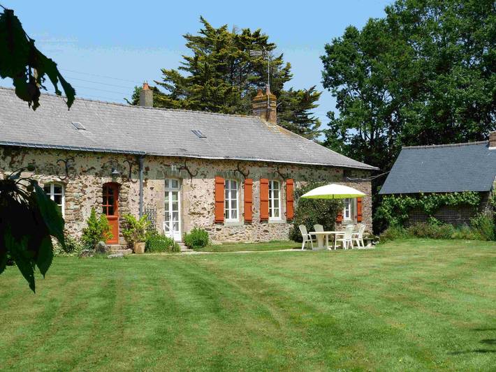Gîte pour 5 personnes, avec Terrasse et Jardin à Ruillé-le-Gravelais