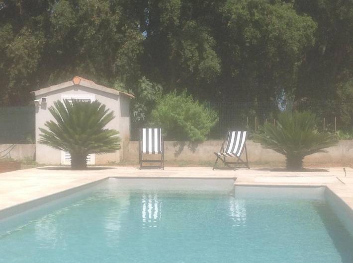Gîte pour 2 personnes, avec Terrasse ainsi que Jardin et Piscine à Castellare-di-Casinca