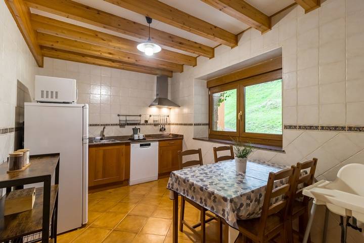 Country House 'Lindelagua' with Mountain View and Balcony in Pámanes, Liérganes