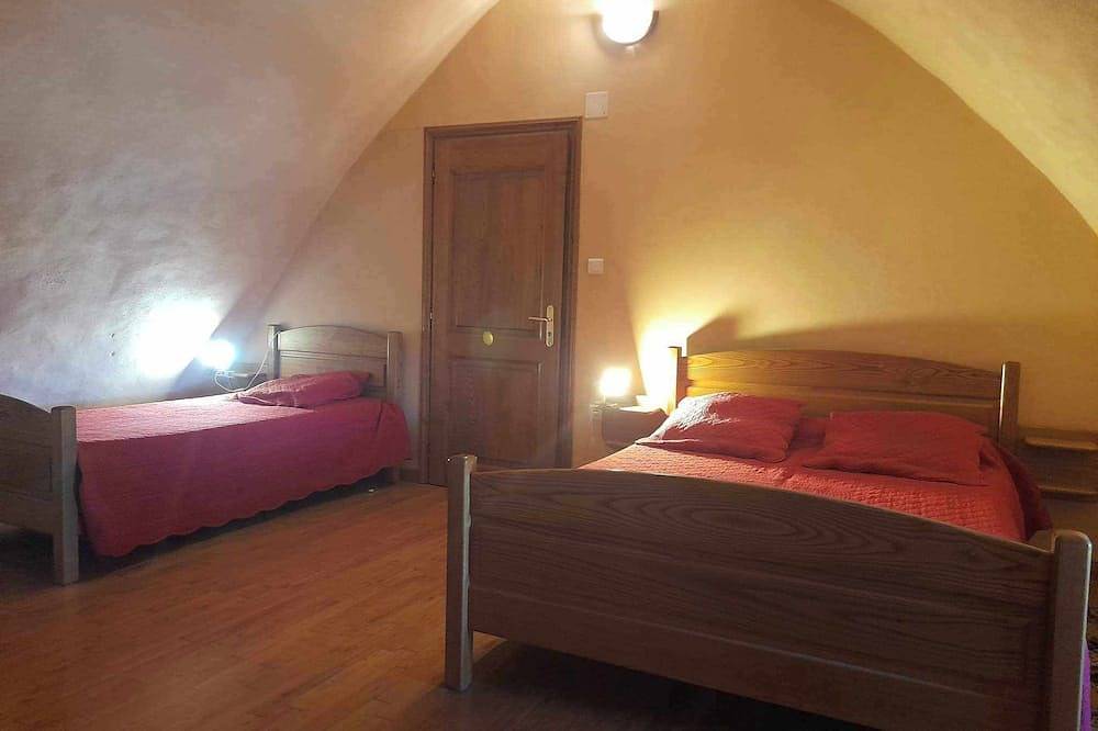 La Grange - Caussenarde House in Fraissinet-de-Fourques, Cevenas