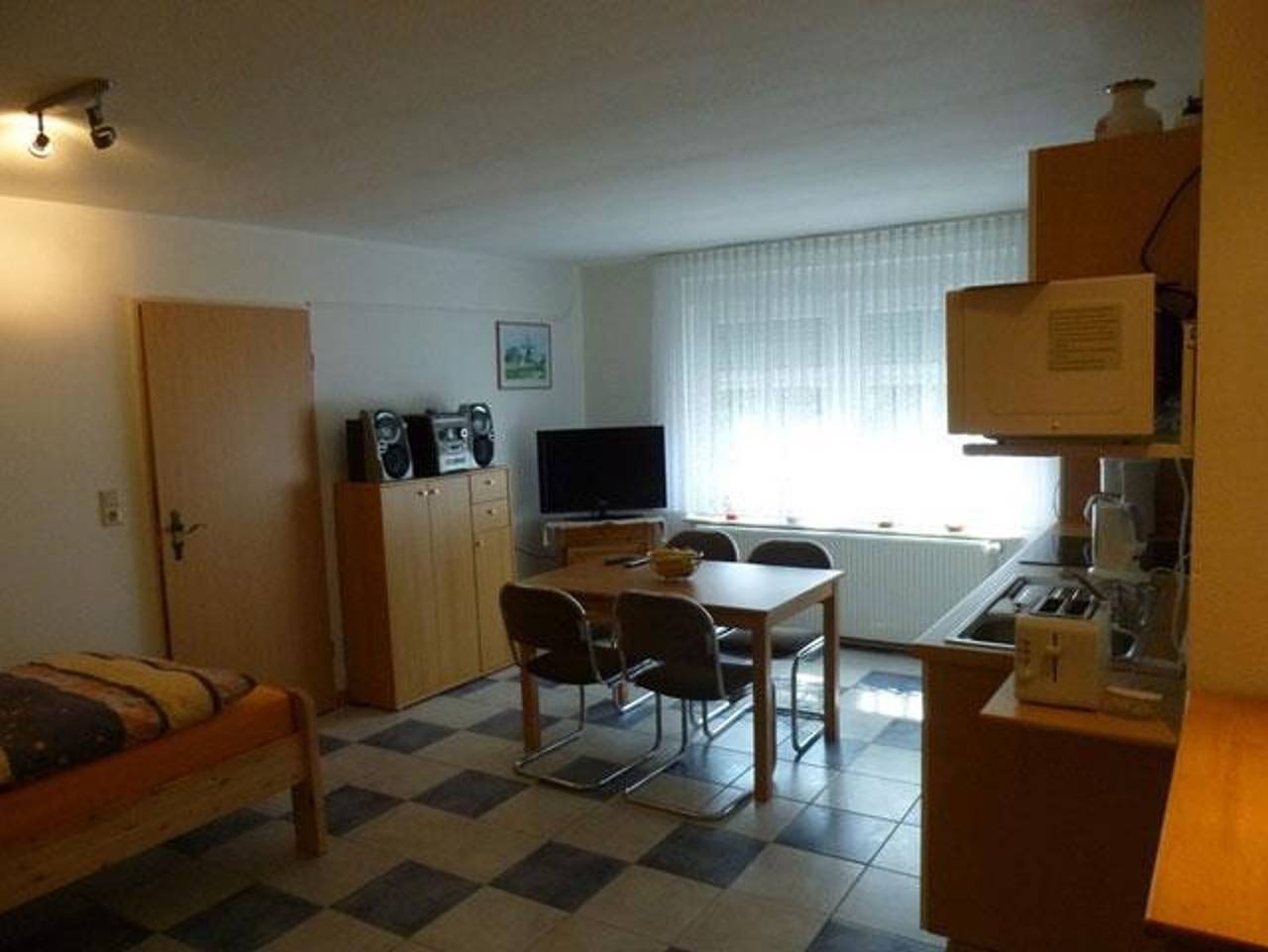 Ganze Ferienwohnung, Alte Post, Fewo - Appartement/Fewo, Dusche, Wc, 1 Schlafraum in Krummhörn, Landkreis Aurich
