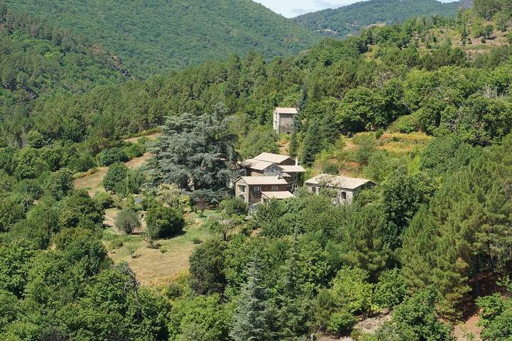 Location de vacances pour 6 personnes, avec jardin, animaux acceptés à Saint-Martin-de-Boubaux