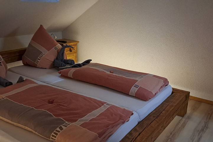 Ferienwohnung für 2 Personen, mit Garten und Whirlpool sowie Balkon in Sehmatal - 4