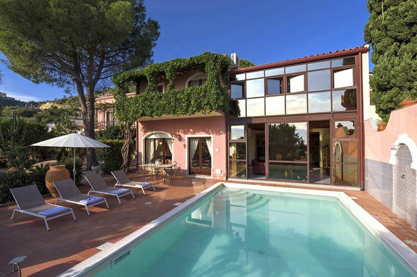 Villa pour 10 personnes avec terrasse in Taormina, Province de Messina
