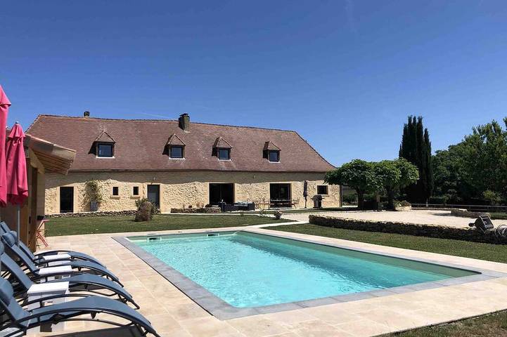 Location de vacances pour 2 personnes, avec piscine et jardin à Lalinde