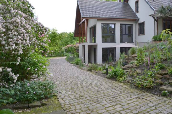 Location de vacances pour 2 personnes, avec Terrasse ainsi que Jardin et Vue à Plobsheim