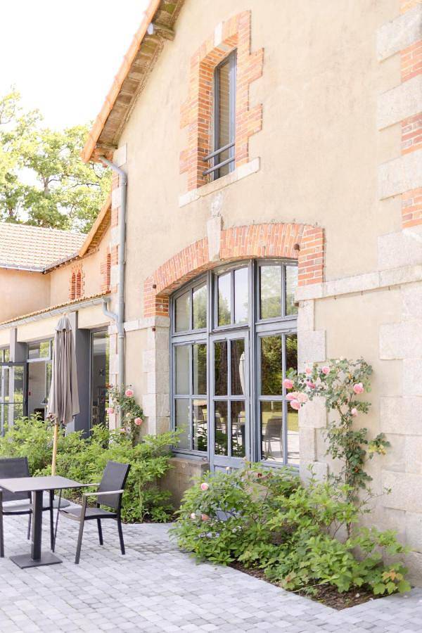 Hôtel pour 32 personnes, avec piscine ainsi que vue et jardin, animaux acceptés à La Mothe-Achard - 3