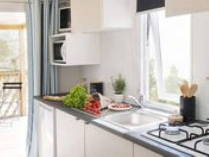 Camping pour 4 personnes, avec terrasse et piscine à Roquebrune-sur-Argens - 2