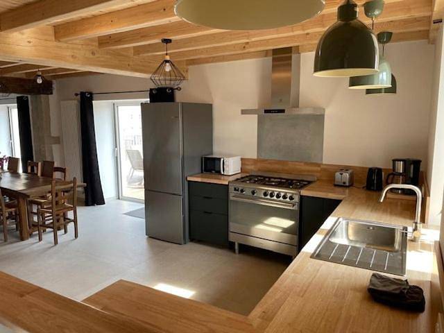 Le Lodge des Loges - Grand Gîte 13 personnes 5 chambres au coeur du Beaujolais in Le Perréon, Beaujolais