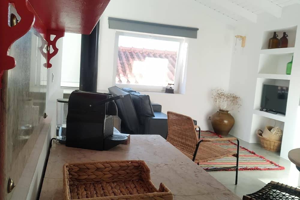 Cozy and private, amazing terrace near the castel in Aljezur, Naturpark Südwest-Alentejo und Costa Vicentina