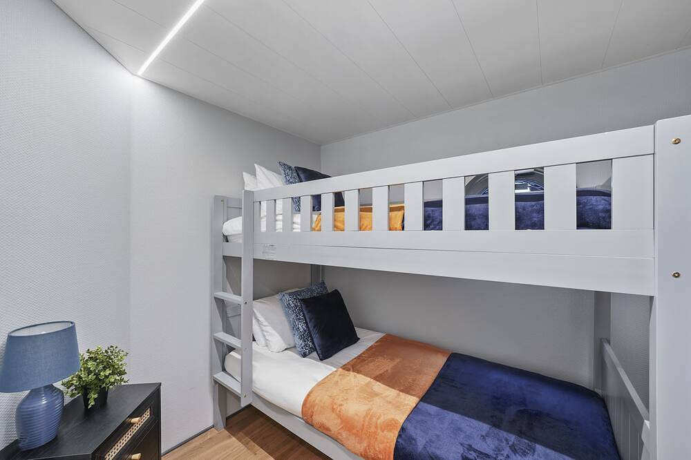 Lovely Water Lodge in London - Sleeps 6 in Tower Hamlets, London