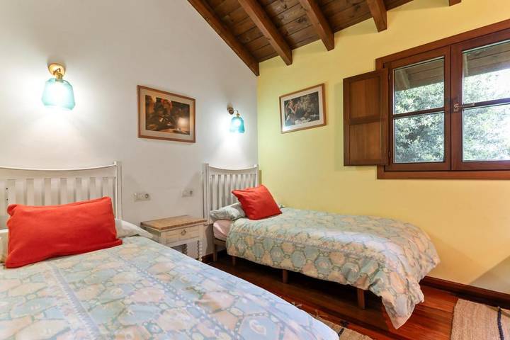 Casa rural para 8 personas, con terraza y jardín en Collera - 3