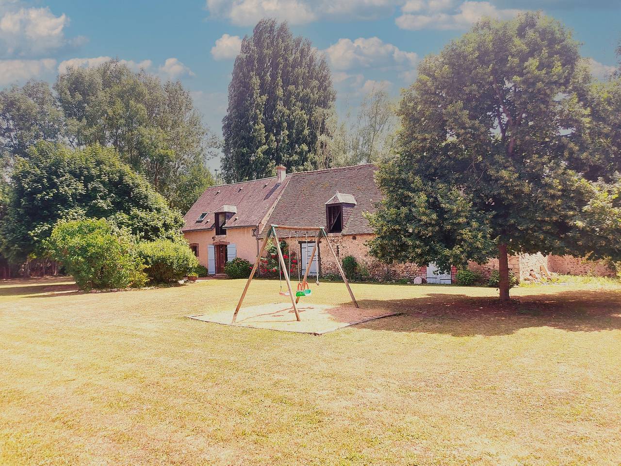 Casa rural acogedora con jardín, chimenea y Wifi en Châteaudun in Châteaudun, Región de Châteaudun