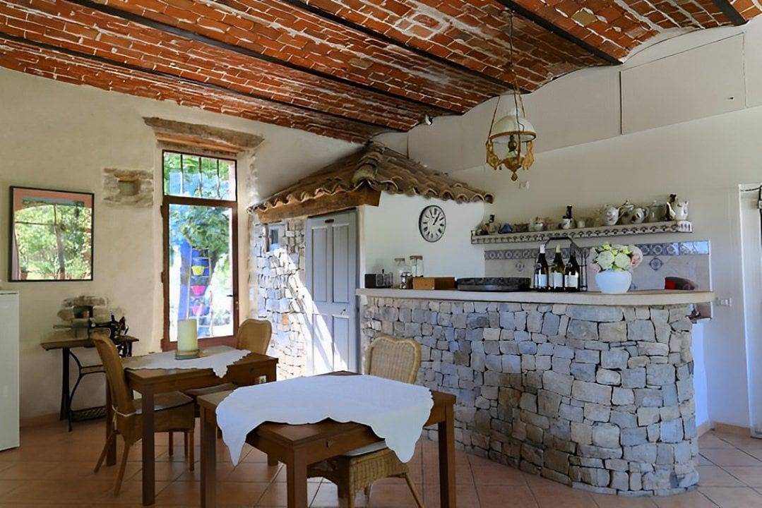 Les Tilleuls d'Elisée - Les Micocouliers in Vaison-la-Romaine, Parc naturel régional du Mont-Ventoux