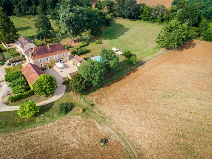 Gîte pour 12 personnes, avec piscine
