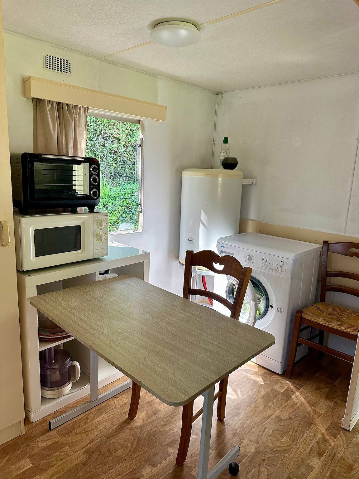 Mobil-home « Au Cœur des Vignes » avec terrasse partagée et climatisation in Visan, Enclave de Valreas