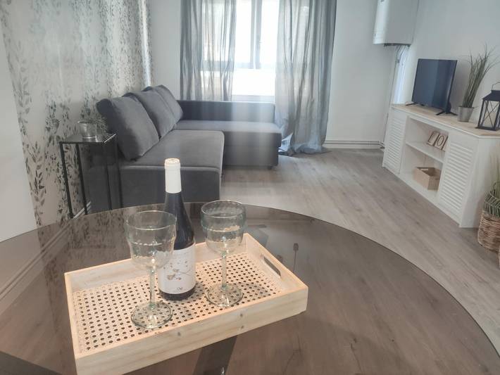 Ganze Wohnung, Appartement Central à Jaca : 1 Ch, 2 Lits Simples, Canapé-Lit, Parking Inclus in Villanúa, Aragonesische Pyrenäen