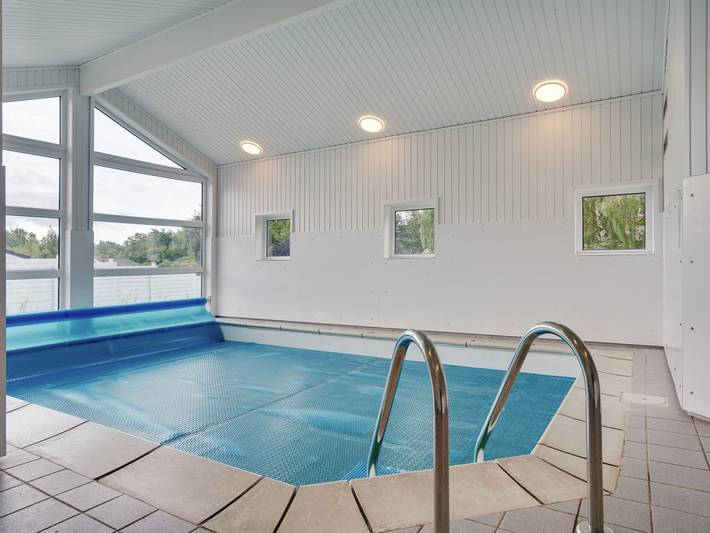 Ferienhaus für 7 Personen, mit Terrasse und Pool sowie Sauna in Lyngsbæk Strand