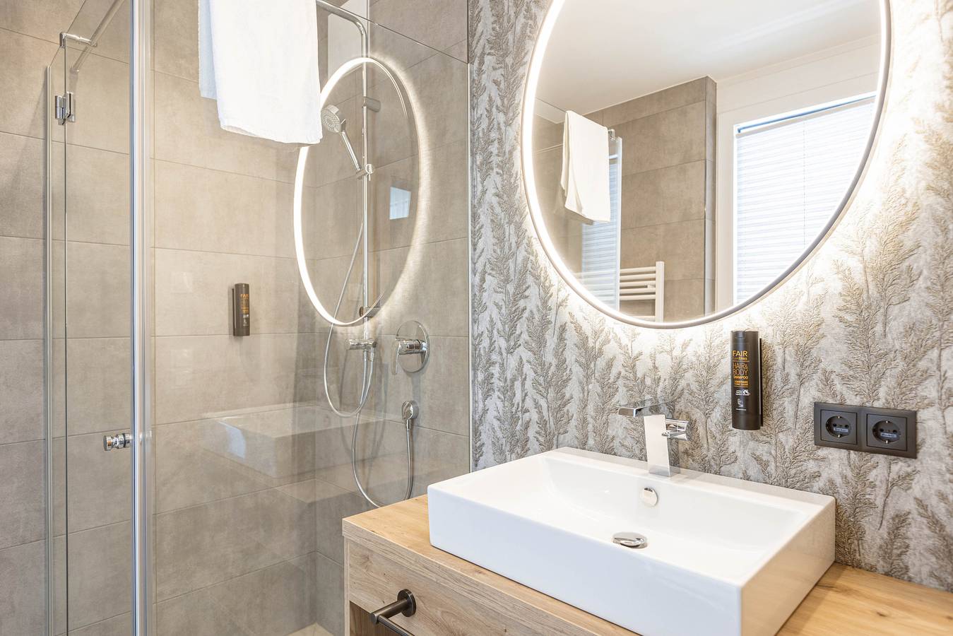 Ganze Wohnung, Premium Ferienwohnung mit 2 Schlafzimmern  in Fügen, Ski-Optimal Hochzillertal