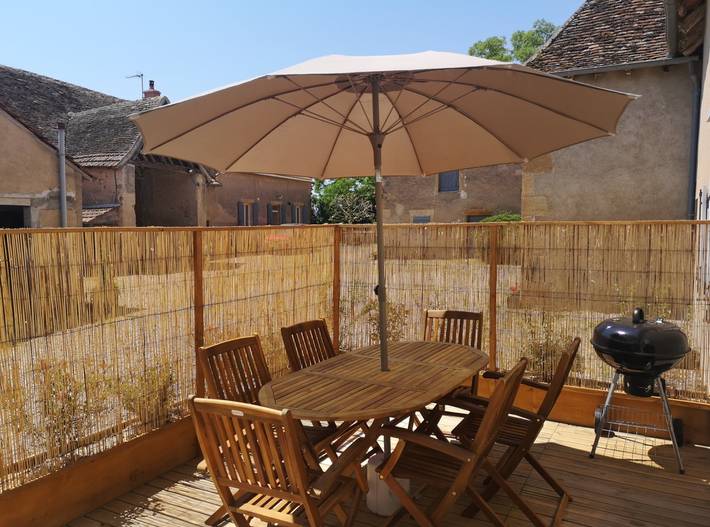 Gîte pour 6 personnes, avec jardin ainsi que piscine et terrasse dans Saint-Amand-Montrond - 2