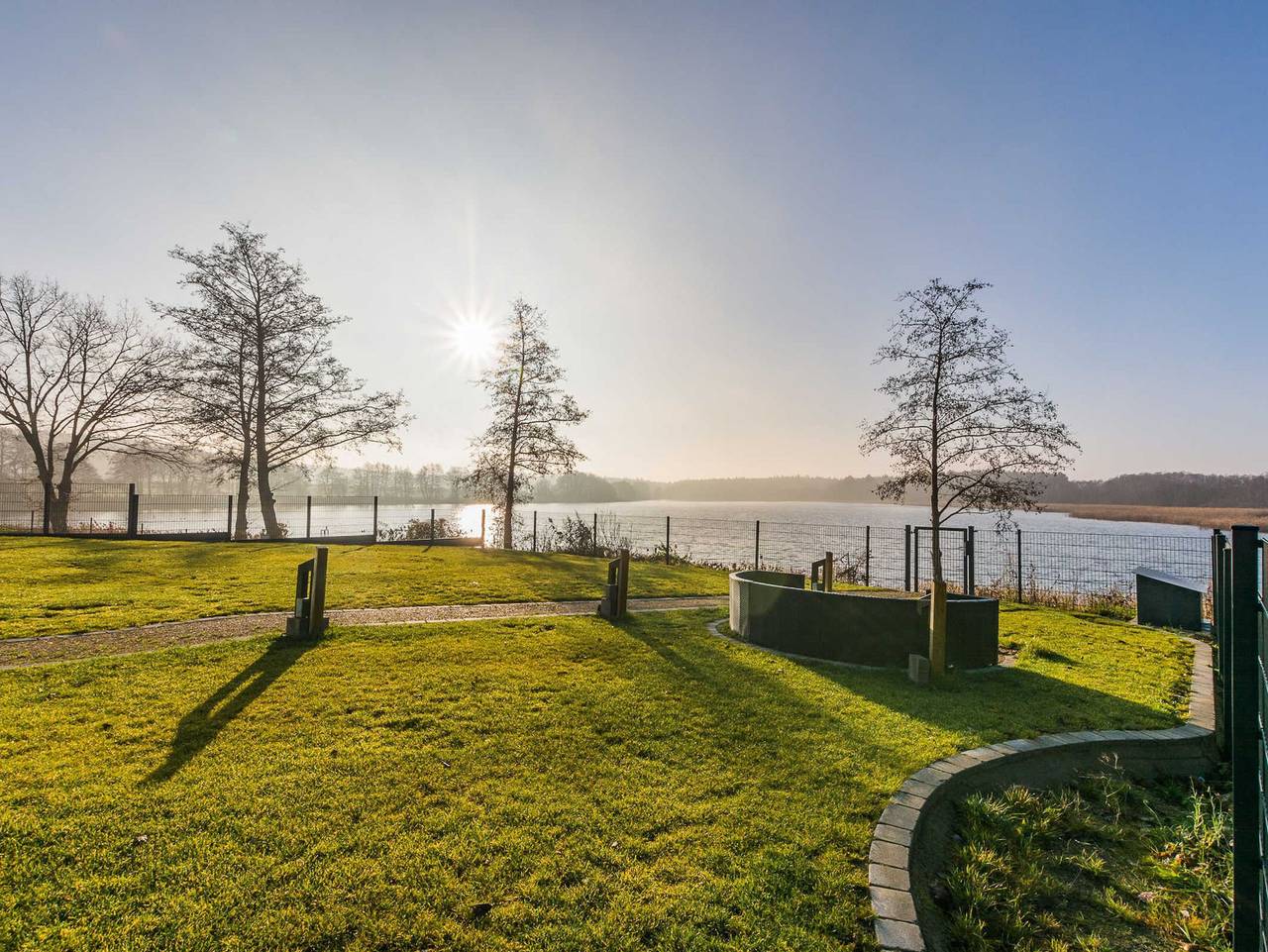 Luxus See - Domizil mit Sauna, Kamin, eigener Seezugang - Ferienhaus Rohrdommel in Krakow am See, Mecklenburgische Seenplatte
