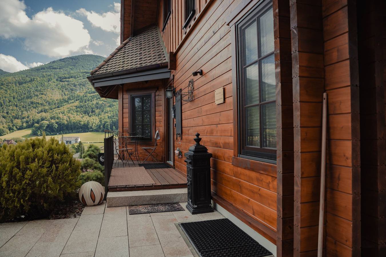 Ganze Ferienwohnung, Chalet "Seelenholz" auf umzäuntem Grundstück in Kanton Solothurn
