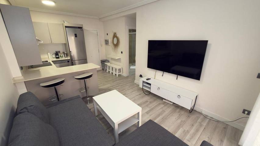 Apartamento de vacaciones para 6 personas, con terraza además de piscina y jardín - 1