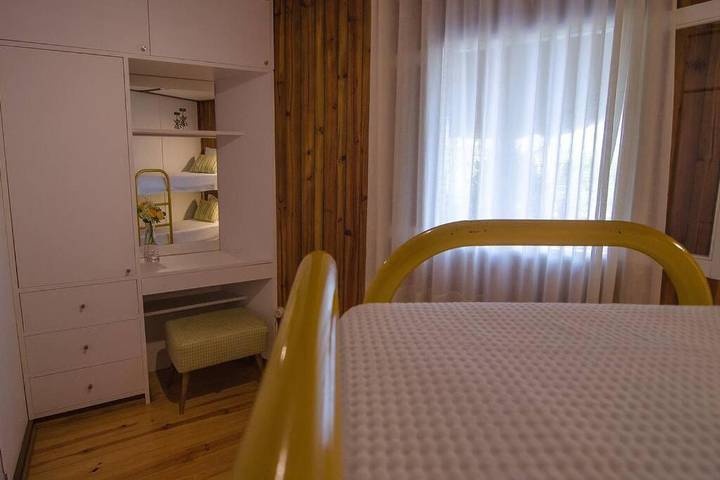 Gîte pour 9 personnes, avec piscine ainsi que jardin et vue dans Melres - 4