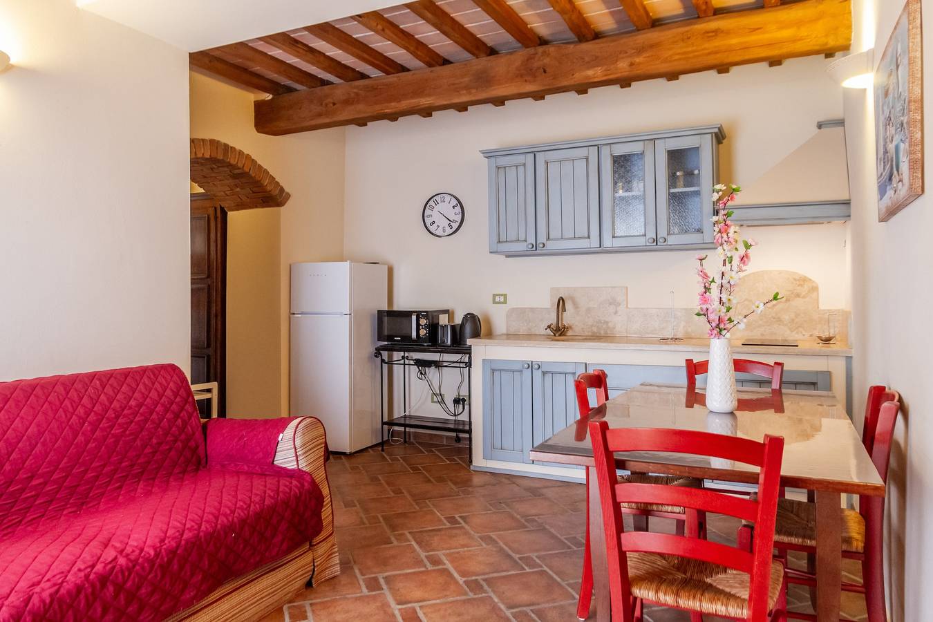 Appartamento intero, Appartamento 'Borgo La Contessa - Leopoldo' con piscina in comune, Wi-Fi e aria condizionata in Campiglia Marittima, Costa degli Etruschi