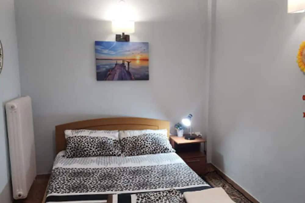 Ganze Wohnung, Experience Comfort in our Newly Remodeled 5A  in Lesbos