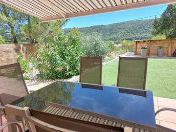 Cottage pour 8 personnes, avec terrasse et jardin à Nans-les-Pins