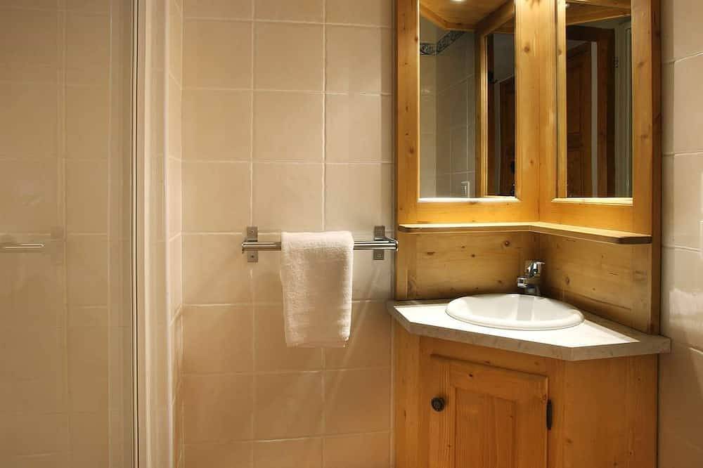 Ganze Wohnung, Super Endroit! Appartement mit Pisten mit Zugang zu Piscine in Oz, Nationalpark Écrins