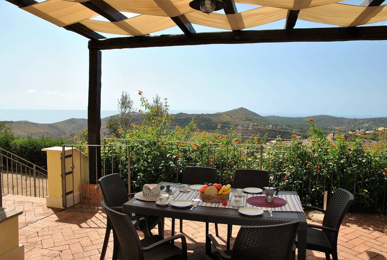 Villa bifamiliare Panorama per 6 persone, con piscina in Itri, Provincia di Latina