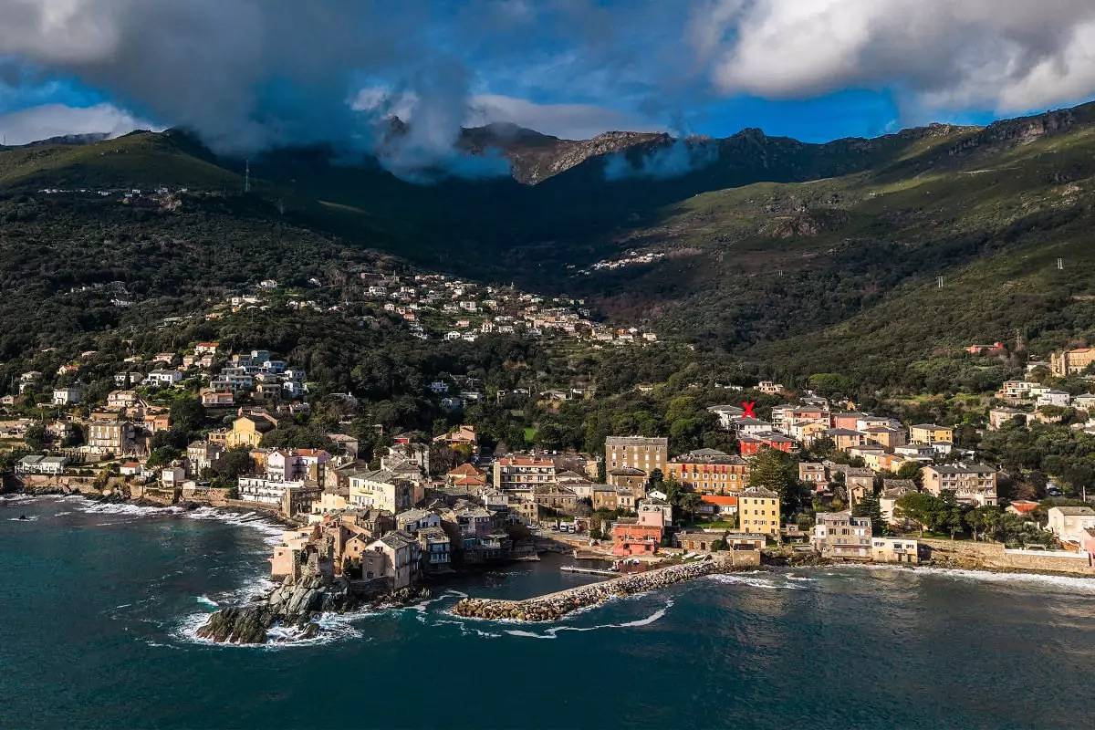 Appartamento intero, Appartamenti per 4 persone in Erbalunga, Brando