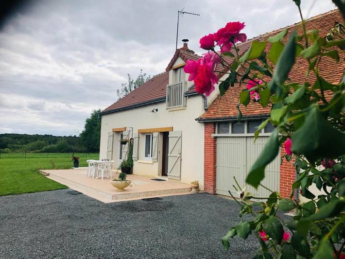 Location de vacances pour 7 personnes, avec piscine ainsi que vue et jardin à Mareuil-sur-Cher - 2
