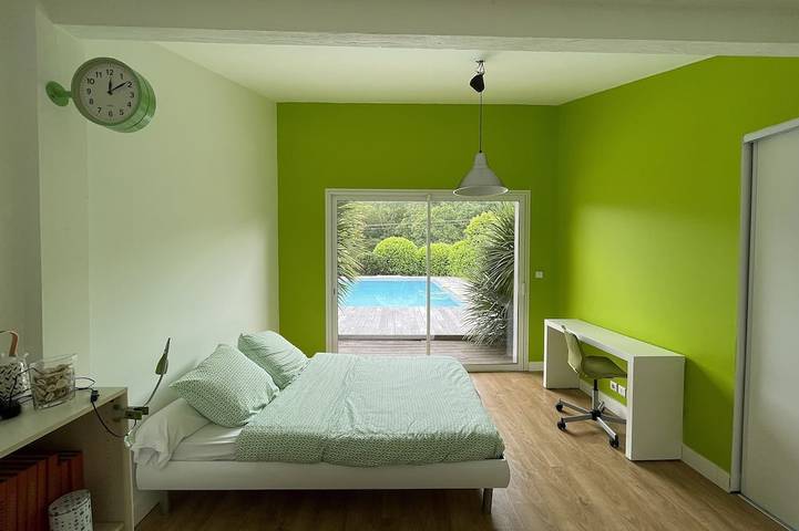 Location de vacances pour 8 personnes, avec terrasse et jardin à Bassussarry - 4