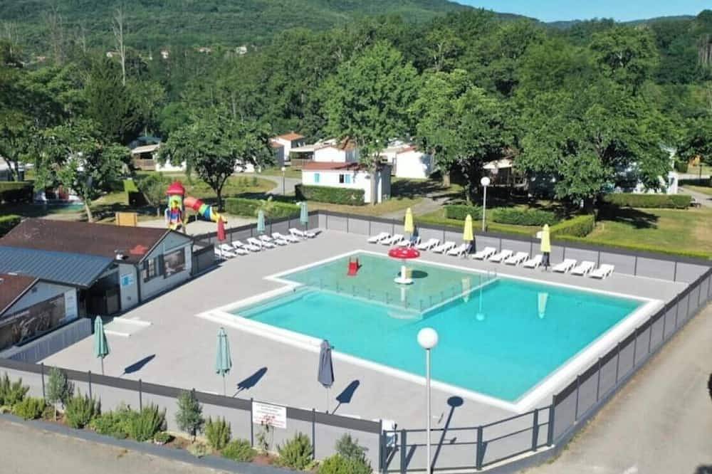 Zecamping 4 étoiles pataugeoire locatif 16m2 4 pers in Foix, Ariège