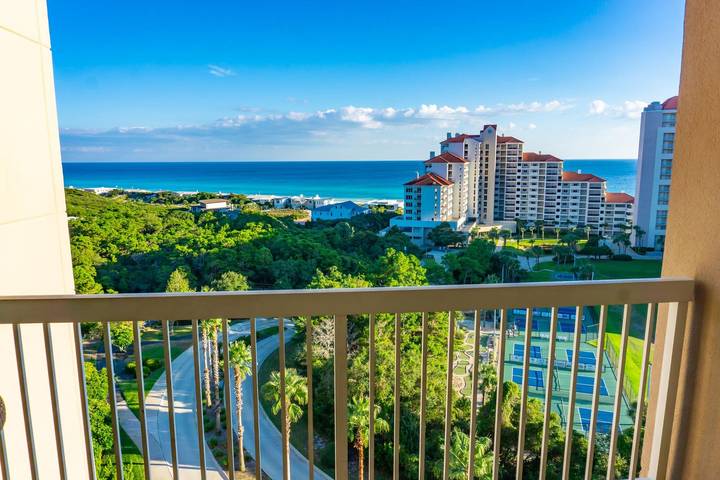 Vacation apartment for 6 people, with lake view and yard as well as pool and ocean view the Florida Panhandle