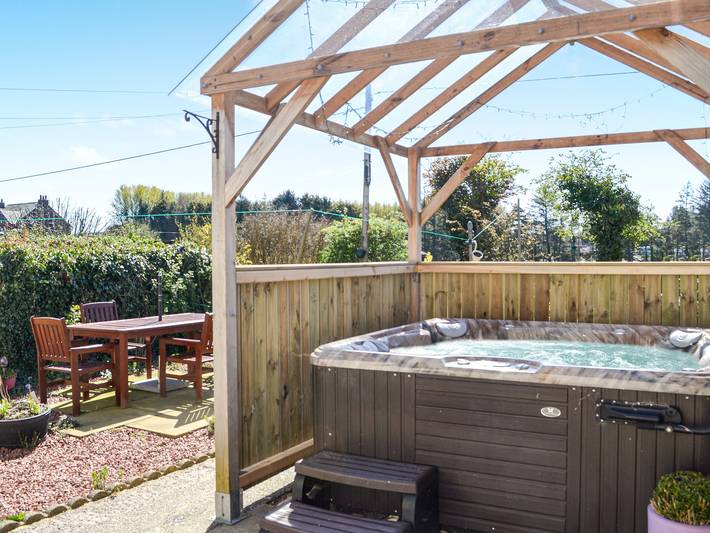 Gîte pour 8 personnes, avec jardin
