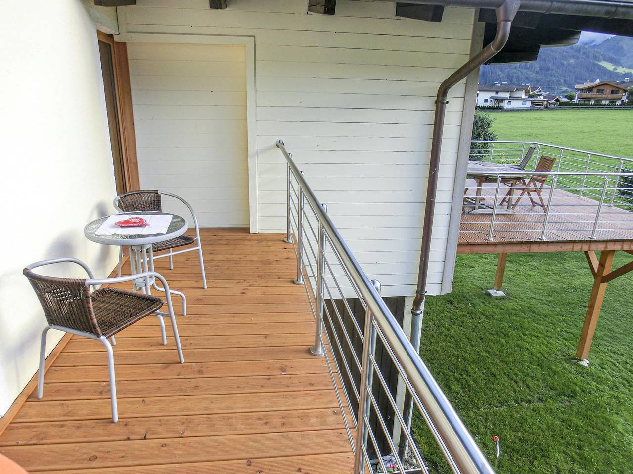 Entire apartment, Cosy apartment with spacious balcony, near Kaprun in Piesendorf, Pinzgau