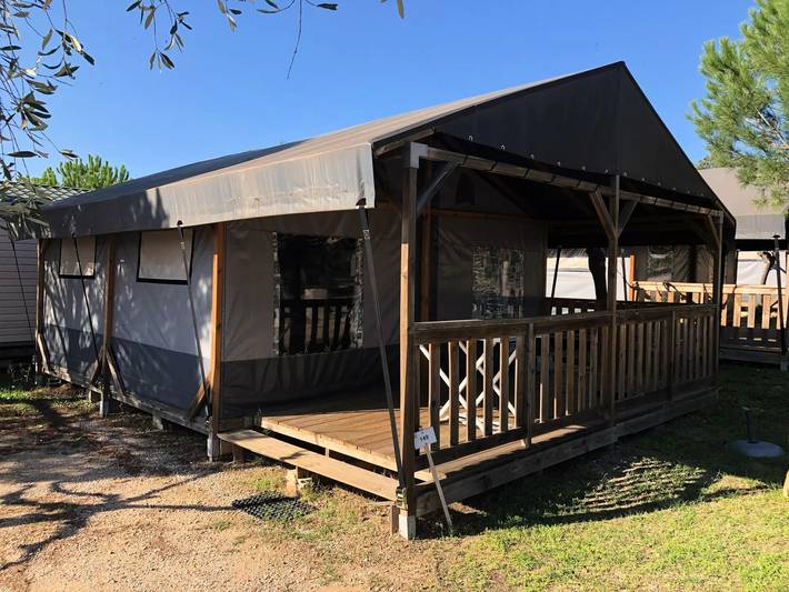 Camping pour 4 personnes, avec terrasse à Le Muy