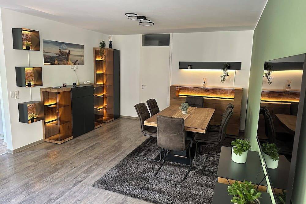 Ganze Wohnung, Stadtnahe ruhige Fewo Taucha/Leipzig Terrasse/Garten und Balkon 2x Bad/Toilette in Taucha, Nordsachsen