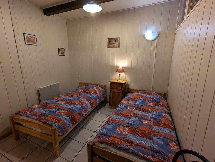Gîte pour 4 personnes, avec piscine et terrasse, animaux acceptés à Vals-les-Bains - 4